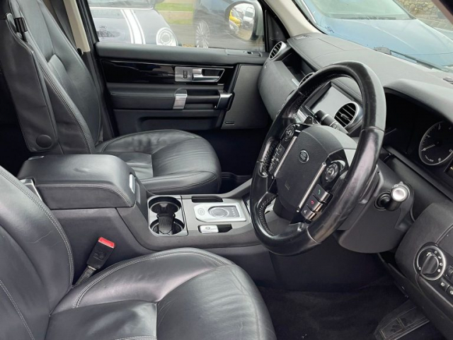 Llyn Car Sales - Land Rover Discovery SDV6 HSE - CALL 07504 105 633