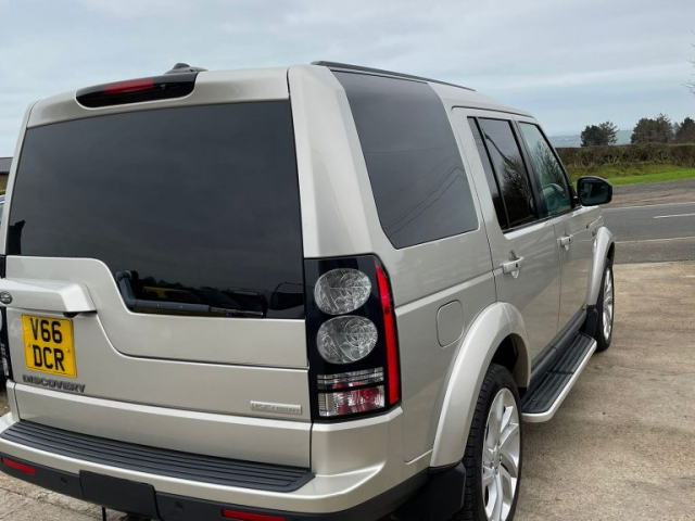 Llyn Car Sales - Land Rover Discovery SDV6 HSE - CALL 07504 105 633