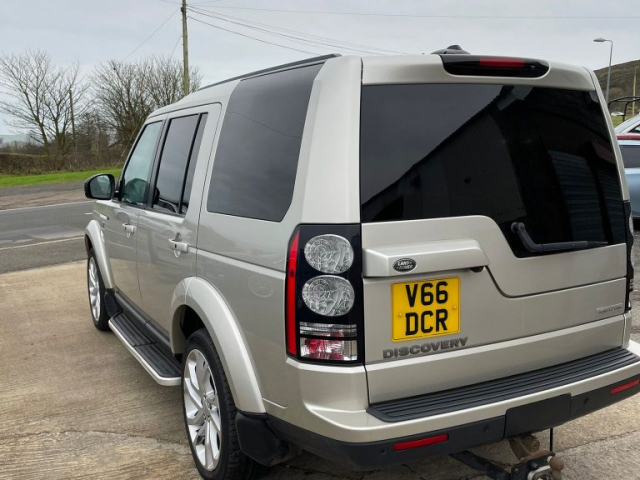 Llyn Car Sales - Land Rover Discovery SDV6 HSE - CALL 07504 105 633