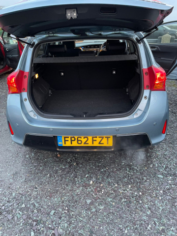 Llyn Car Sales - Toyota Auris 1.6 - CALL 07504 105 633