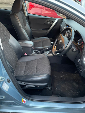 Llyn Car Sales - Toyota Auris 1.6 - CALL 07504 105 633