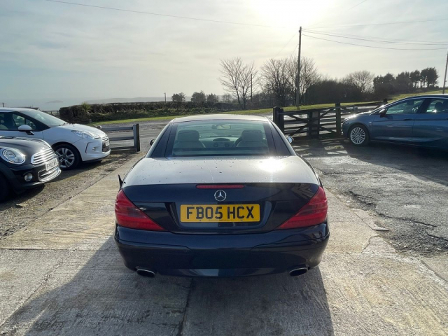 Blue Mercedes-Benz SL350 Auto 2005