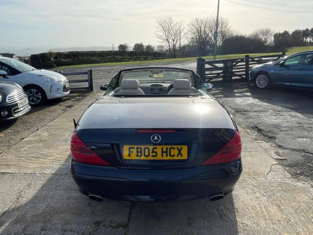 Blue Mercedes-Benz SL350 Auto 2005