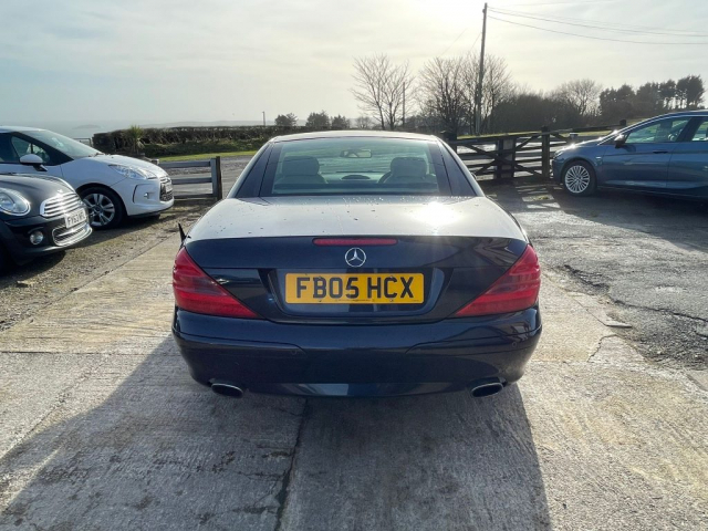 Blue Mercedes-Benz SL350 Auto 2005