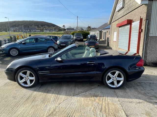 Blue Mercedes-Benz SL350 Auto 2005