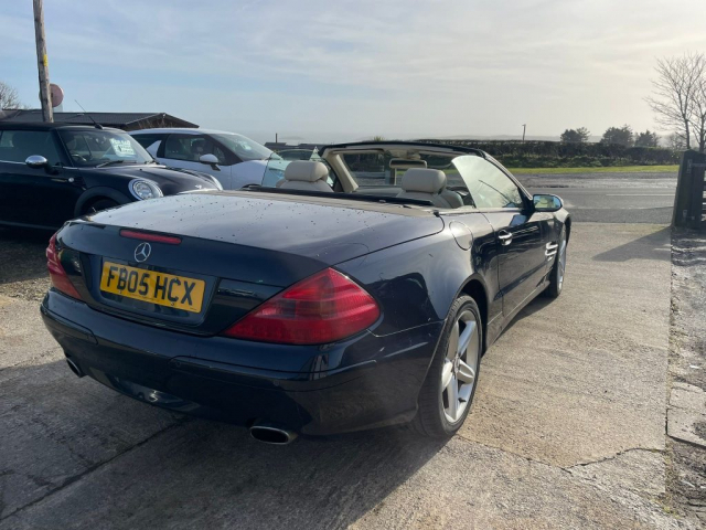 Blue Mercedes-Benz SL350 Auto 2005