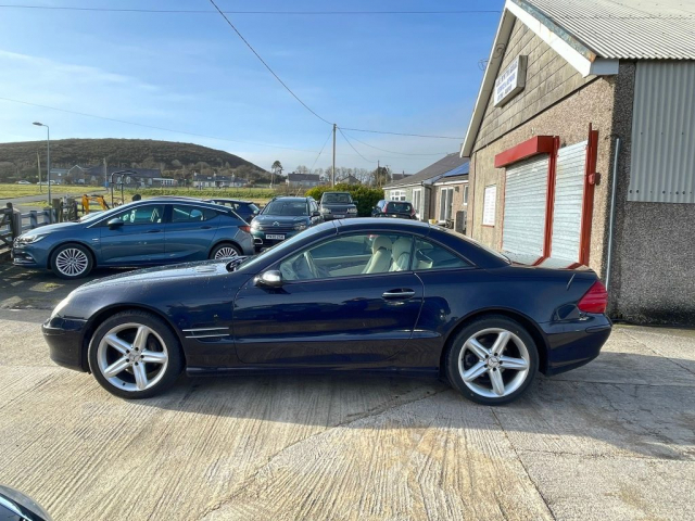 Blue Mercedes-Benz SL350 Auto 2005