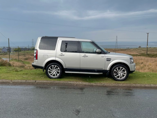 Llyn Car Sales - Land Rover Discovery SDV6 HSE - CALL 07504 105 633
