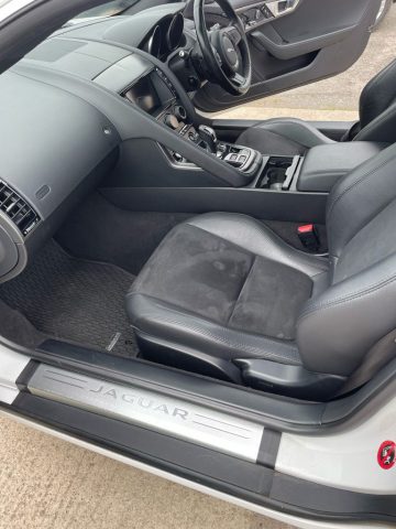 Llyn Car Sales - Land Jaguar F-TYPE V6 - CALL 07504 105 633
