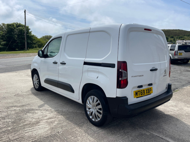 Llyn Car Sales - Peugeot Partner Bluehdi Van - CALL 07504 105 633