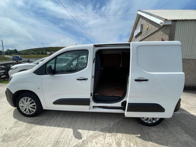 Llyn Car Sales - Peugeot Partner Bluehdi Van - CALL 07504 105 633