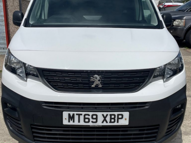 Llyn Car Sales - Peugeot Partner Bluehdi Van - CALL 07504 105 633
