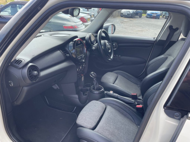 Llyn Car Sales - Mini Cooper - CALL 07504 105 633