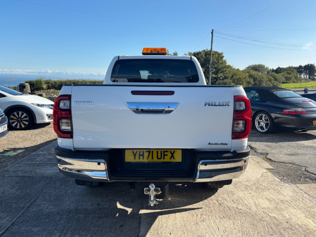 Llyn Car Sales - Hilux Invincible 4WD D-4D DCB - CALL 07504 105 633