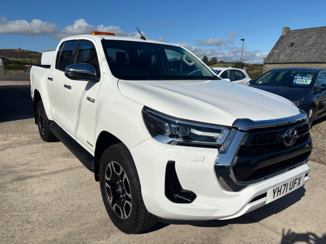 Llyn Car Sales - Hilux Invincible 4WD D-4D DCB - CALL 07504 105 633