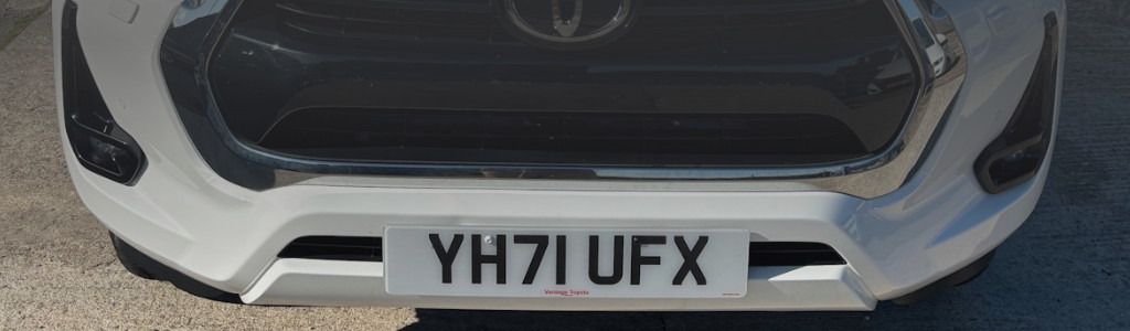 Llyn Car Sales - Hilux Invincible 4WD D-4D DCB - CALL 07504 105 633