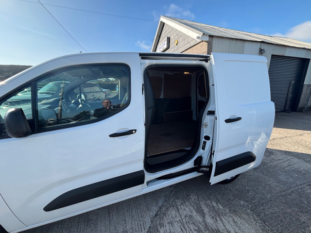 Llyn Car Sales - Peugeot Partner BlueHDI Professional - CALL 07504 105 633