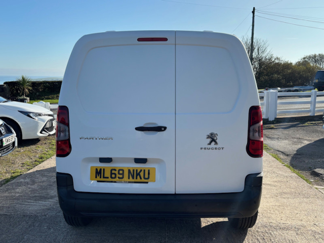 Llyn Car Sales - Peugeot Partner BlueHDI Professional - CALL 07504 105 633