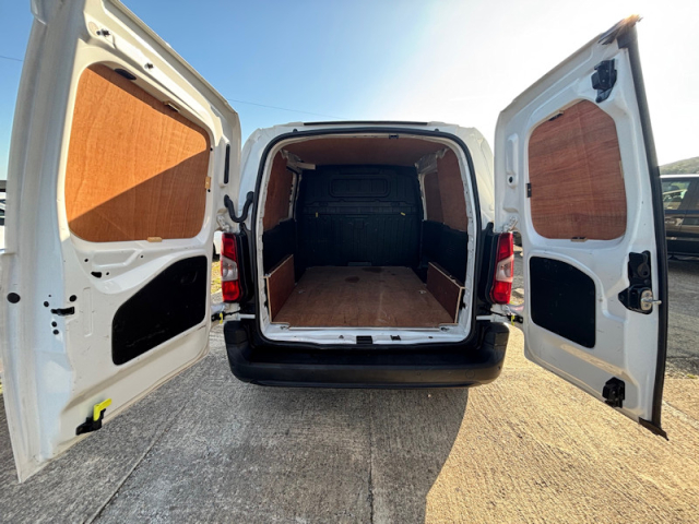 Llyn Car Sales - Peugeot Partner BlueHDI Professional - CALL 07504 105 633