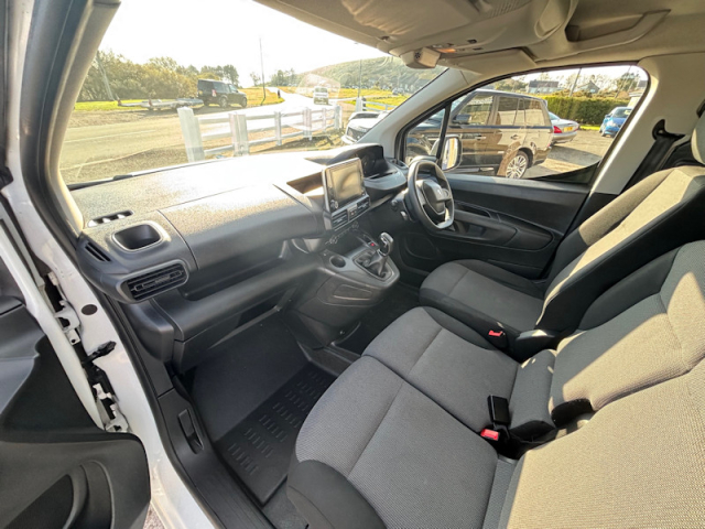 Llyn Car Sales - Peugeot Partner BlueHDI Professional - CALL 07504 105 633