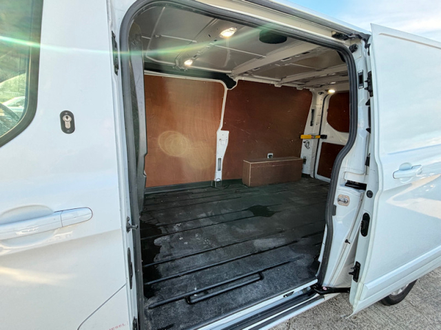 Llyn Car Sales - Ford Transit Custom 300 Limited EBlue - CALL 07504 105 633