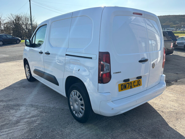 Llyn Car Sales - Vauxhall Combo 2300 Sportive TD - CALL 07504 105 633