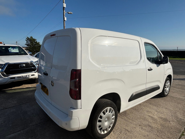 Llyn Car Sales - Vauxhall Combo 2300 Sportive TD - CALL 07504 105 633