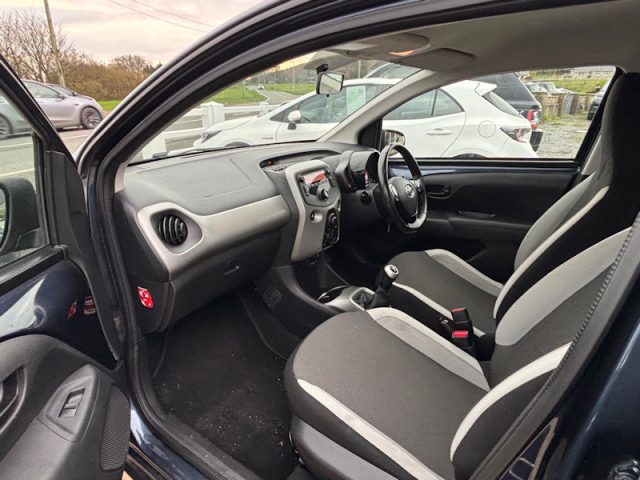 Llyn Car Sales - Toyota Aygo X-PLAY VVT-I - CALL 07504 105 633