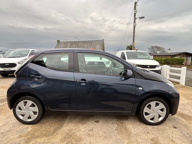 Llyn Car Sales - Toyota Aygo X-PLAY VVT-I - CALL 07504 105 633