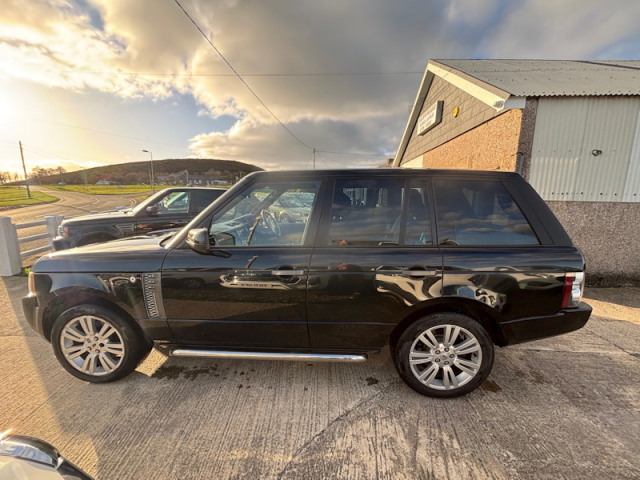 Llyn Car Sales - Land Rover Range Rover Vogue TDV8 SE - CALL 07504 105 633